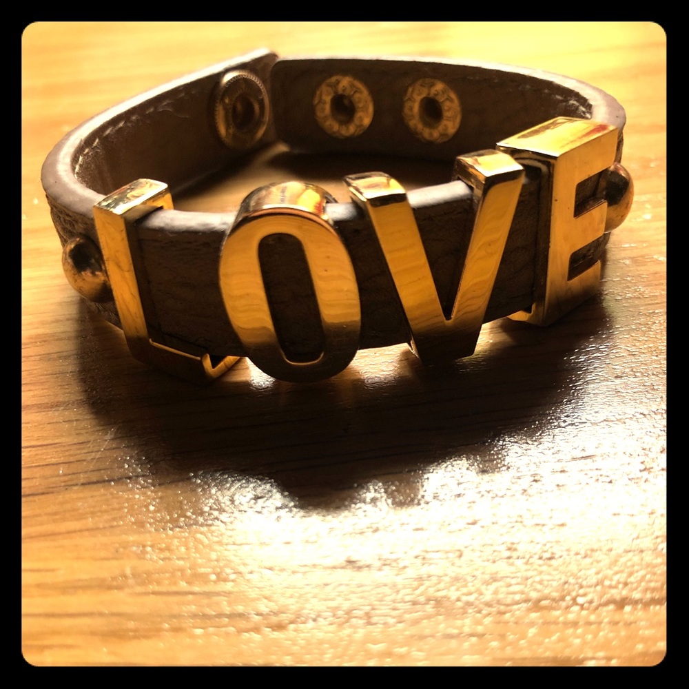 NWOT BCBG LOVE bracelet